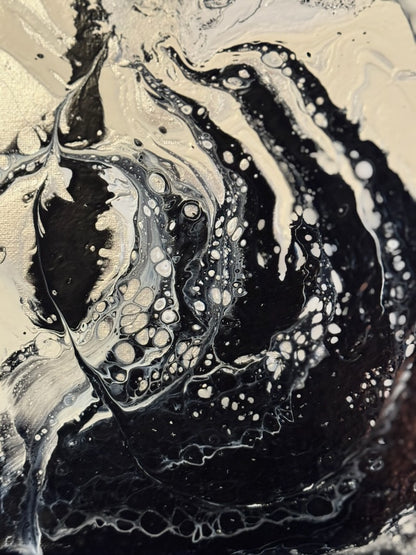 04 - Monochrome Drift